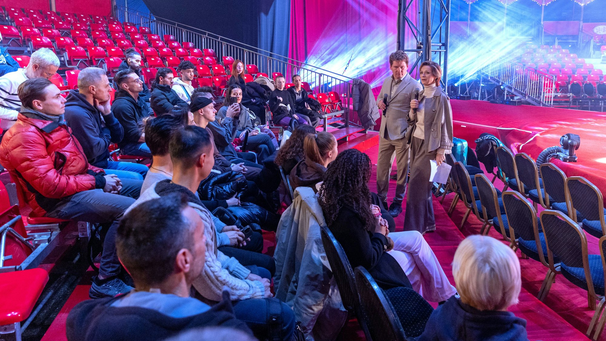 Ilja Smitt und Katja Smitt-Bondareva bei der ersten Besprechung.