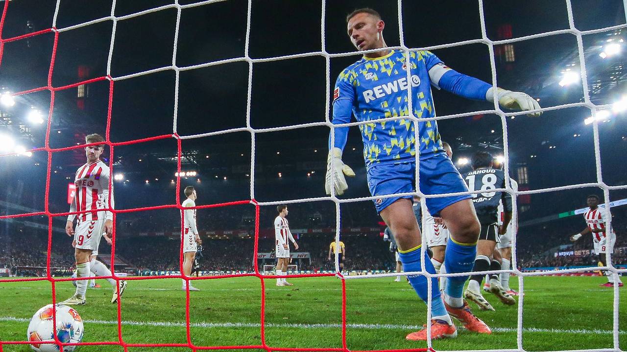 Marvin Schwäbe beim Spiel gegen Eintracht Frankfurt.