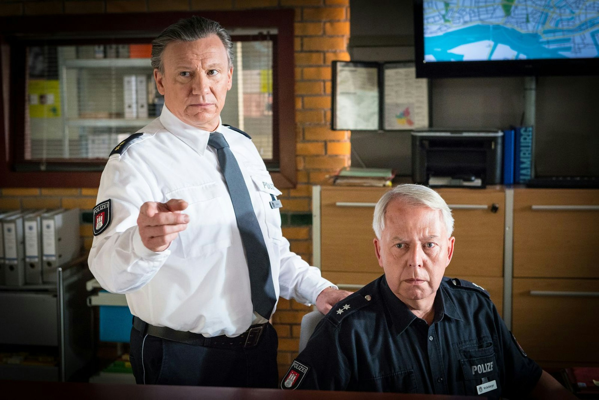 Als Revierchef Wolf Haller ist Hannes Hellmann schon in den Ruhestand gegangen. Er selbst denkt allerdings nicht daran. (Bild: ZDF/Boris Laewen)