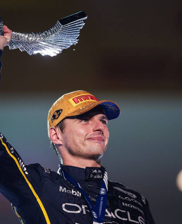 Max Verstappen jubelt über seinen Sieg beim Las-Vegas--GP.