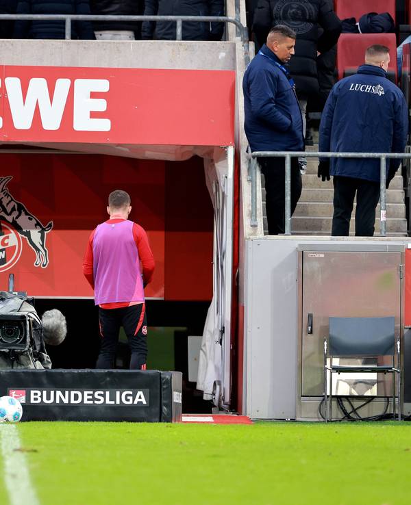 TV-Kamera im Rhein-Energie-Stadion.