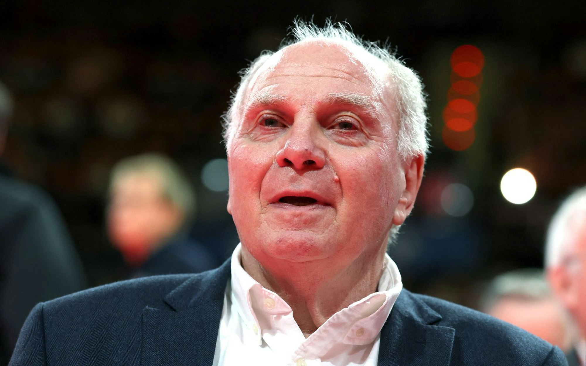 Uli Hoeneß hofft, dass es noch mal ein Ex-Spieler an die Spitze des FC Bayern München schafft, ist aber zunehmend skeptisch. (Bild: 2025 Getty Images/Alexander Hassenstein)