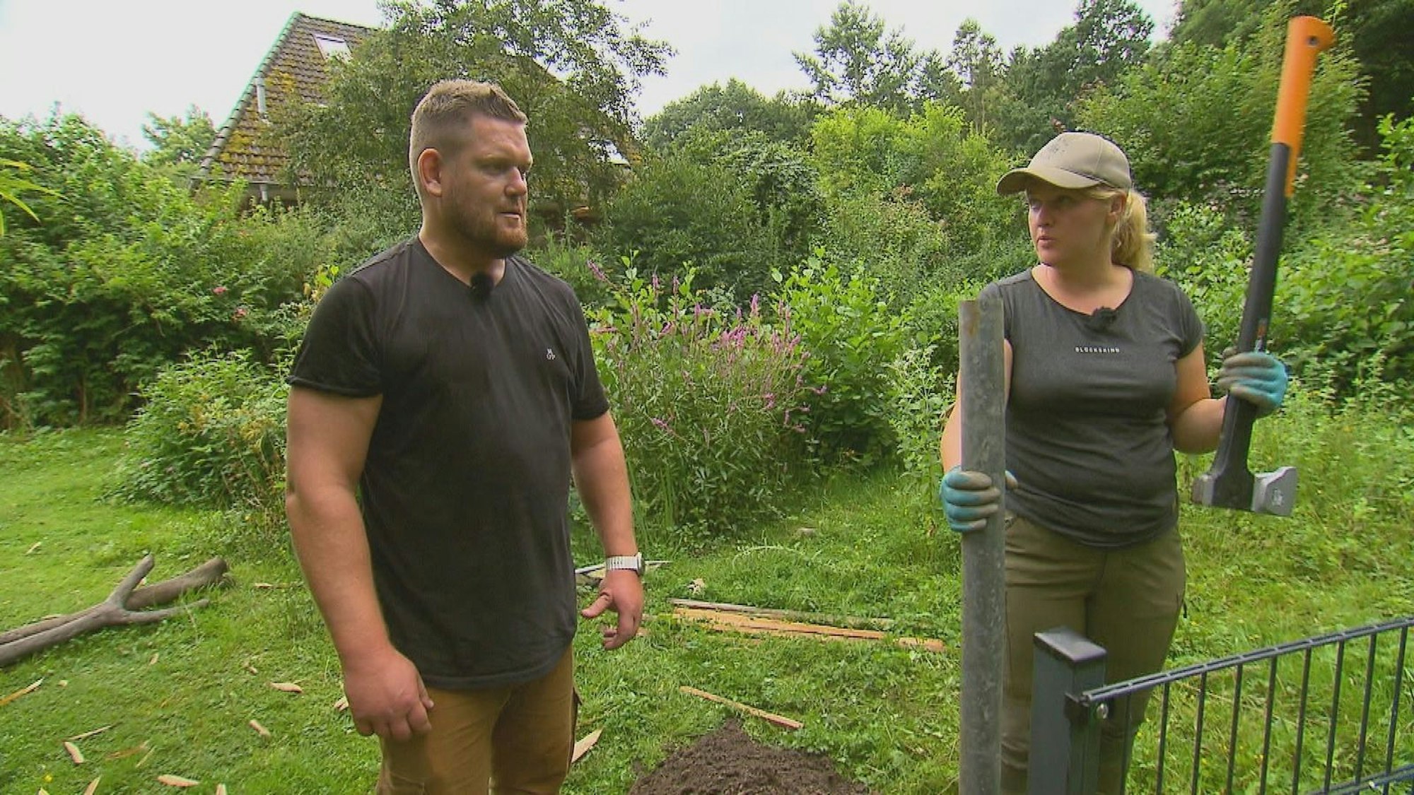 Beim Arbeiten zeigen sich große Unterschiede zwischen den Singles. (Bild: RTL)