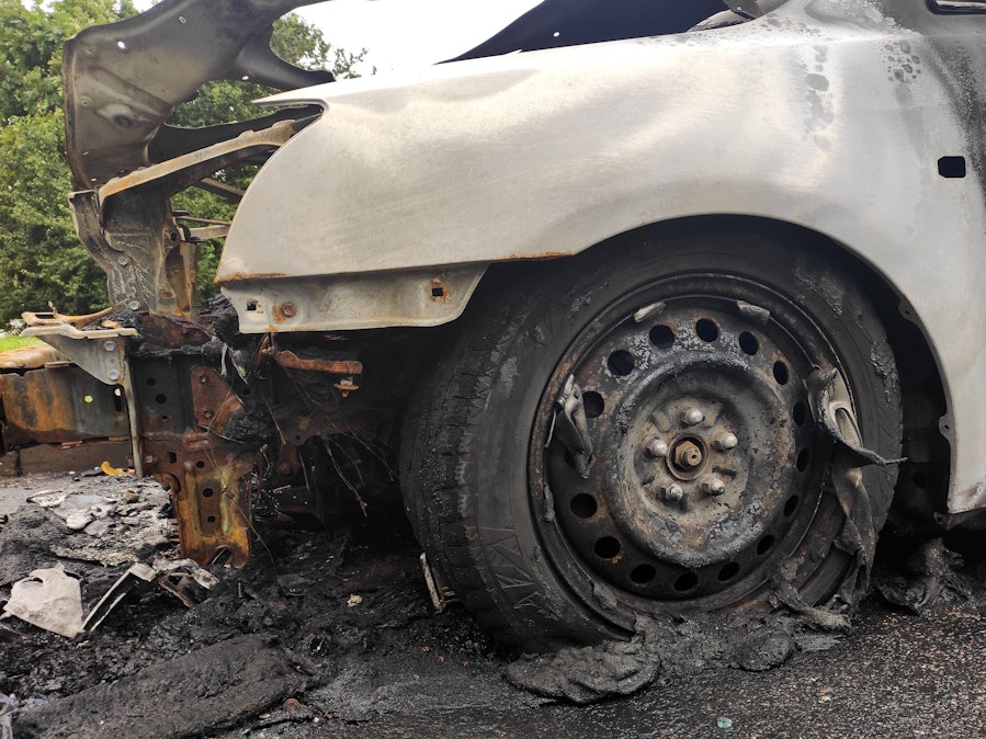 Ausgebranntes Auto nach Brand