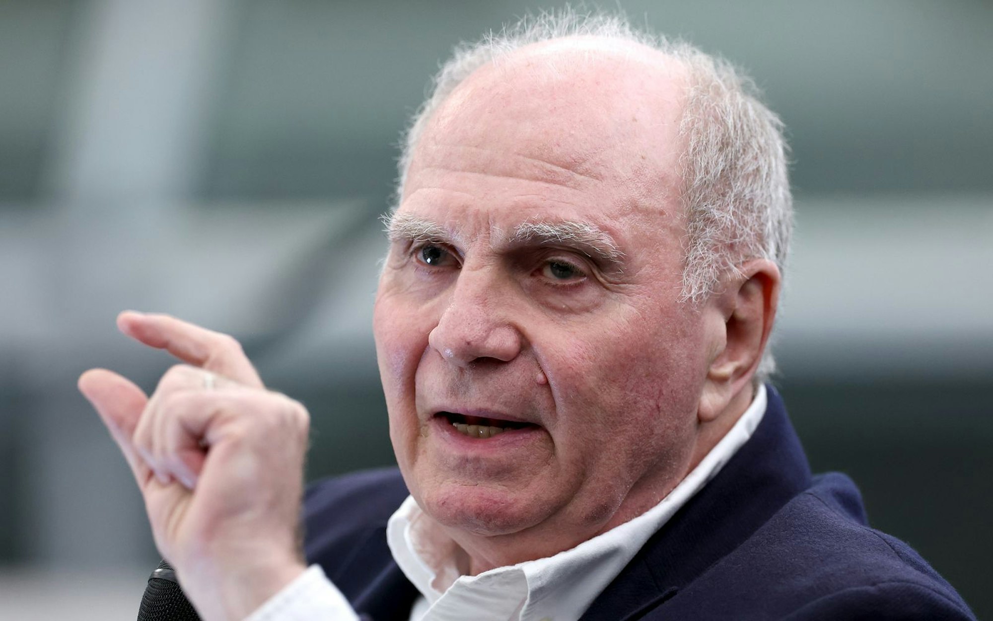 Uli Hoeneß fordert, dass der Frauenfußball sich wirtschaftlich auf Dauer selbst tragen müsse. (Bild: 2024 Getty Images/Alexander Hassenstein)