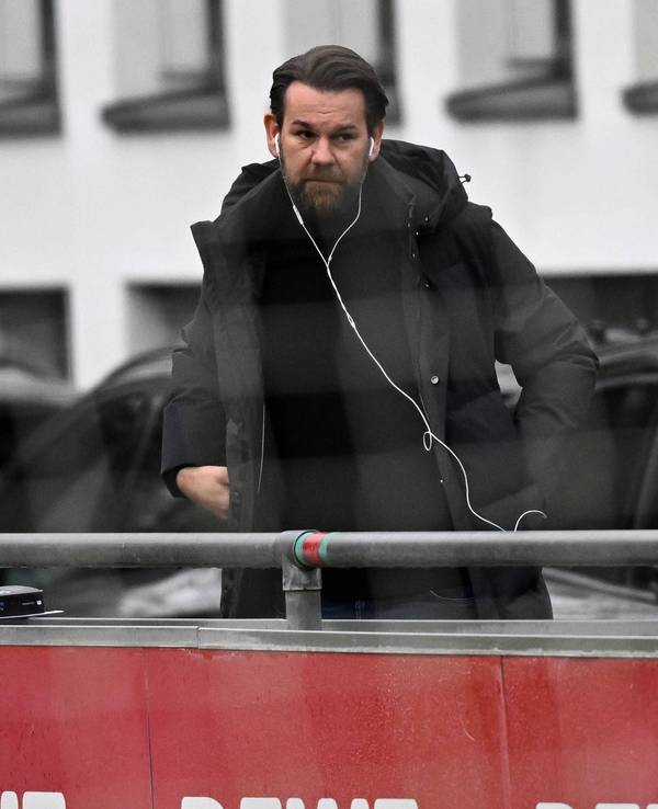 Thomas Kessler am Rande des Trainings des 1. FC Köln.