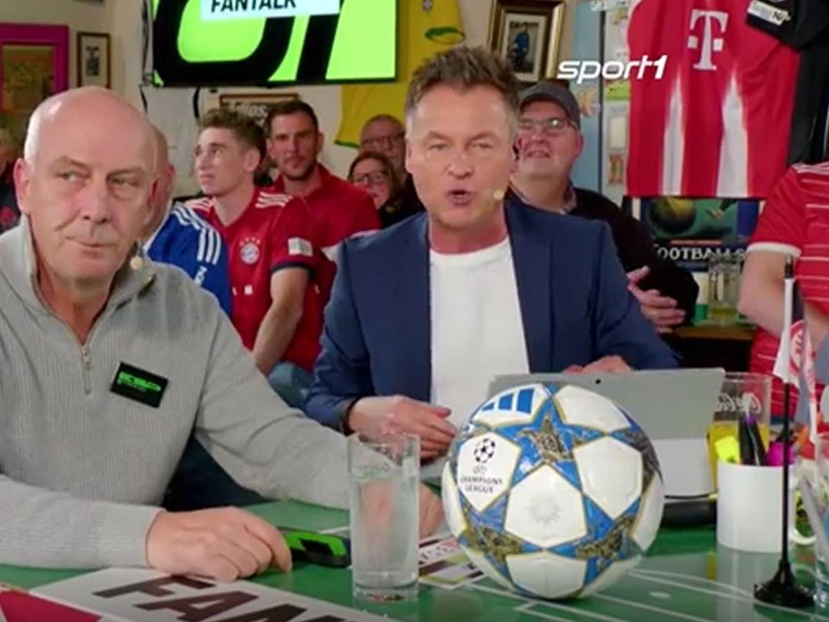 Mario Basler sitzt mit genervter Miene am Tisch des Sport1-Fantalks.