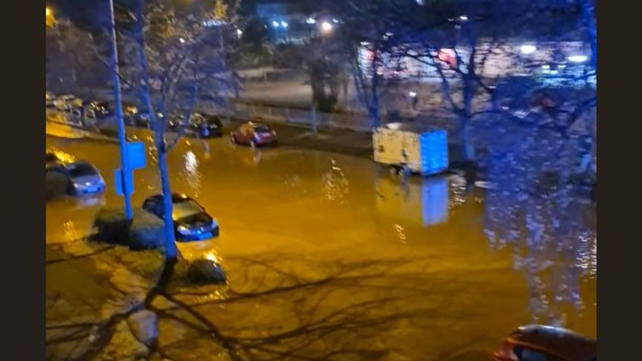 In Köln-Porz-Wahn hat es einen Rohrbruch gegeben.
