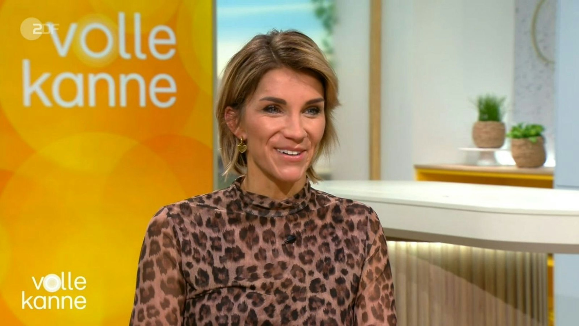 Sich selbst und ihren Kindern zuliebe will Schlagersängerin Anna-Maria Zimmermann künftig einen Gang zurückschalten. (Bild: ZDF)