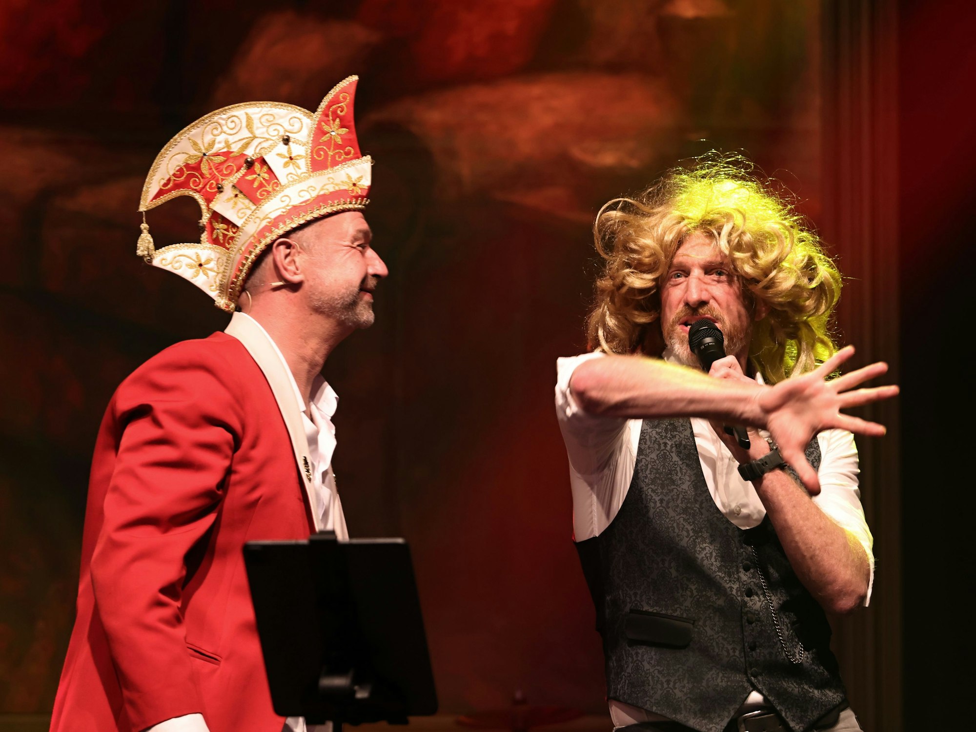 Volker Weininger und Martin Schopps bei der Herrengedeck-Weihnachtsshow.