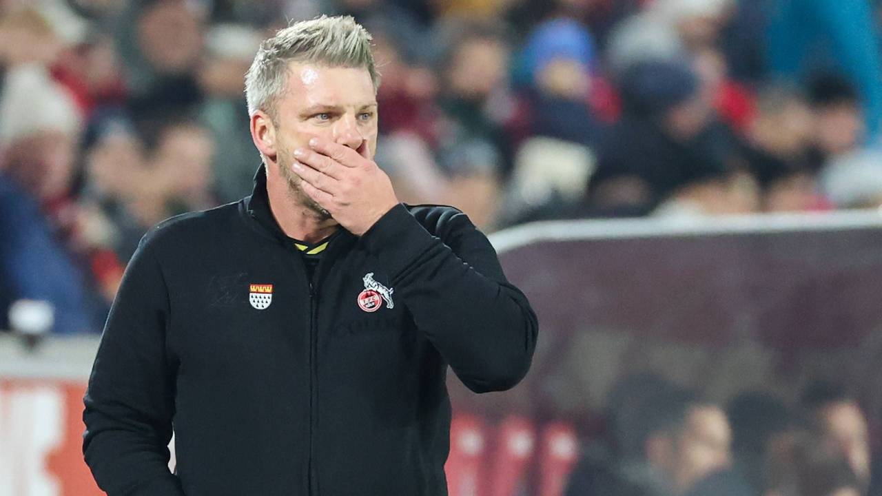 Lukas Kwasniok (1. FC Köln) war zuletzt beim 3:4 gegen Frankfurt am 22. November 2025 nicht zufrieden.