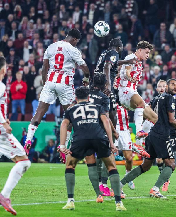 Ragnar Ache trifft gegen die Bayern.