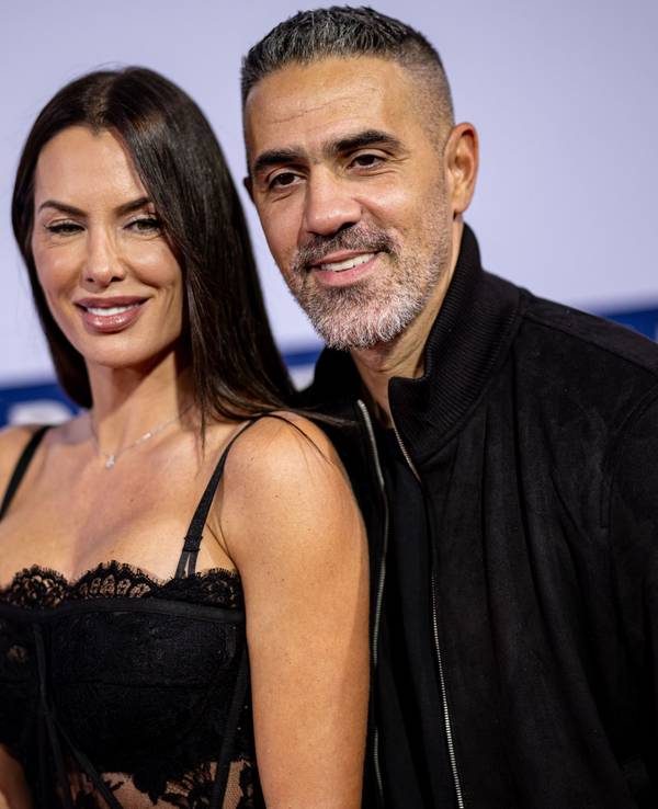 Anna-Maria Ferchichi und ihr Ehemann Bushido schauen in die Kamera.