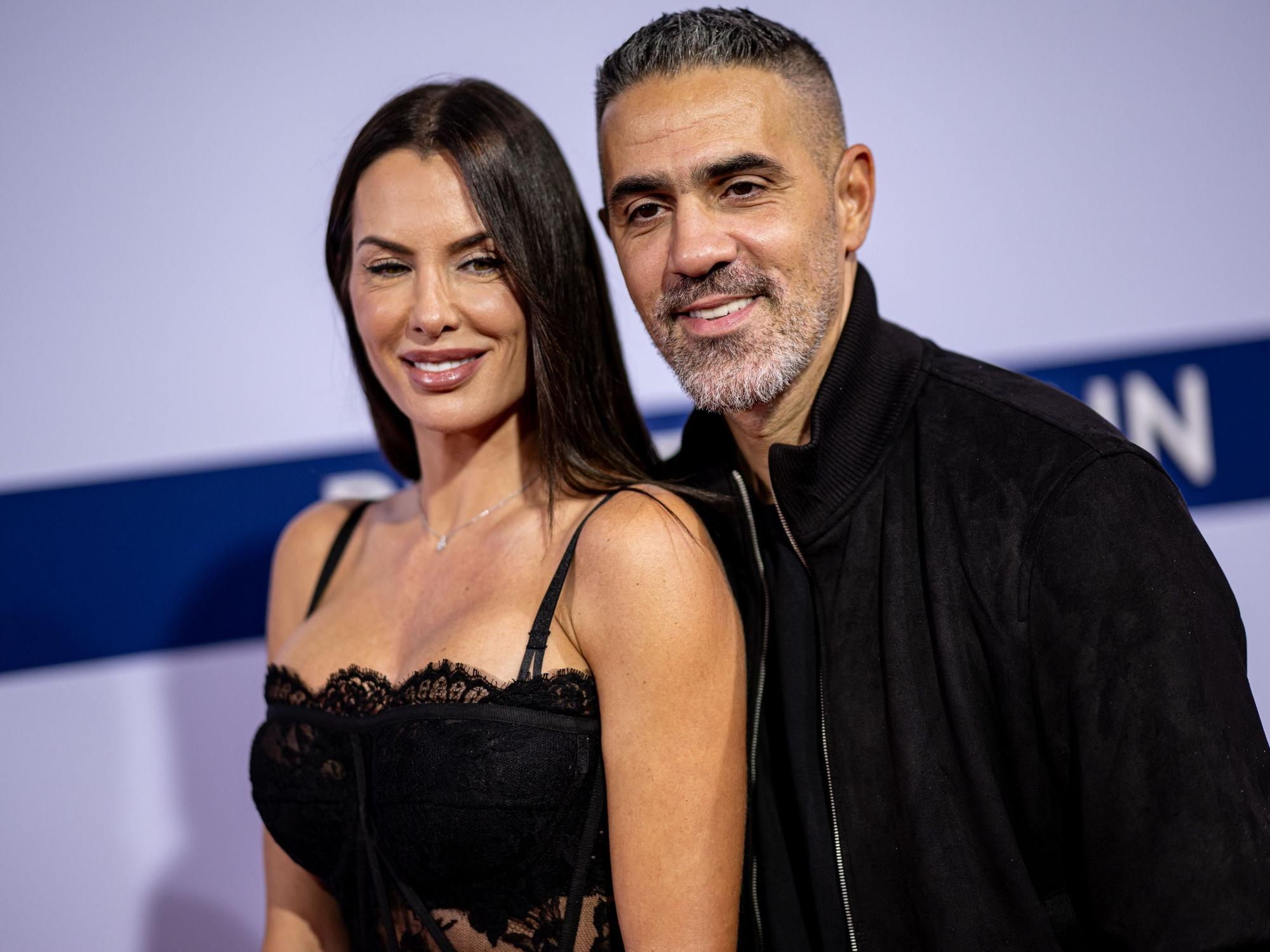 Anna-Maria Ferchichi und ihr Ehemann Bushido schauen in die Kamera.