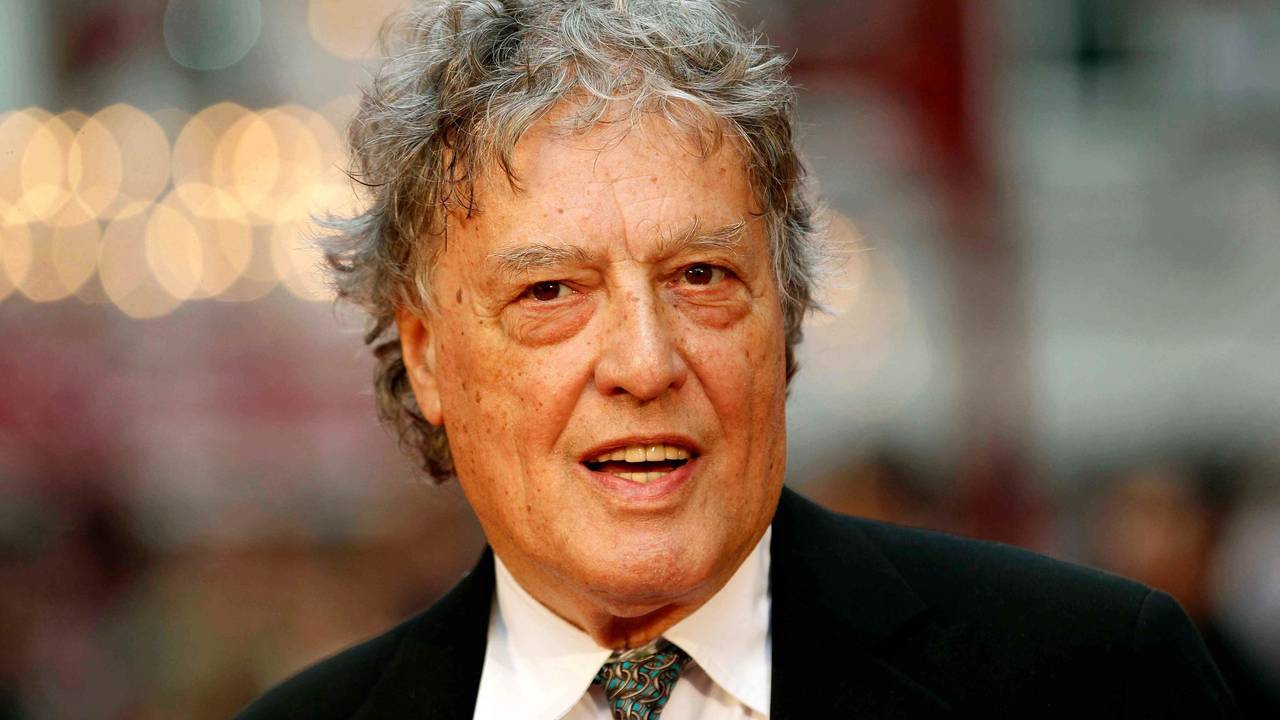 Auf diesem Foto vom 4. September 2012 posiert der britische Dramatiker Tom Stoppard bei seiner Ankunft zur Weltpremiere von „Anna Karenina“. Jetzt starb er im Alter von 88 Jahren.