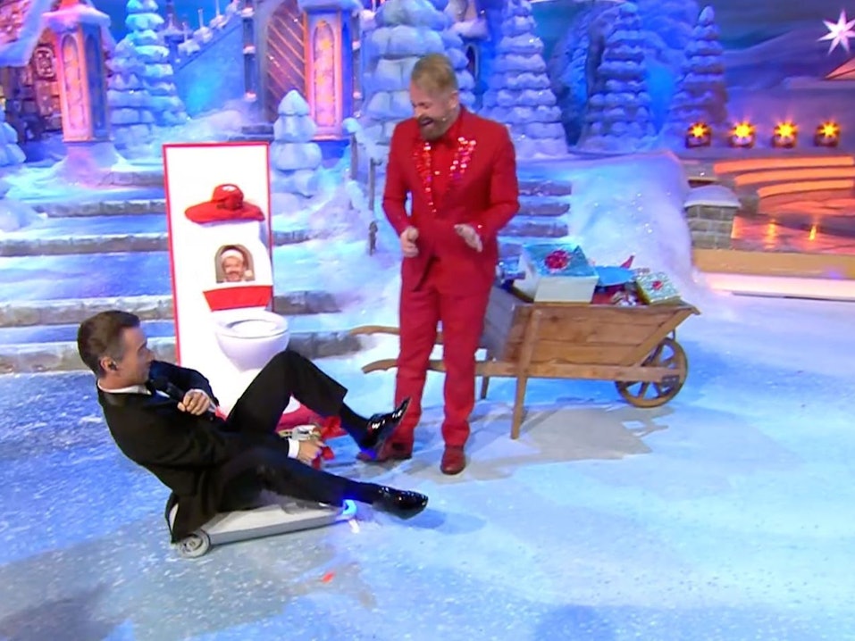 Florian Silbereisen (l.) bekommt bei einer Geschenkidee von Ross Antony plötzlich Panik. (Bild: ARD/MDR)