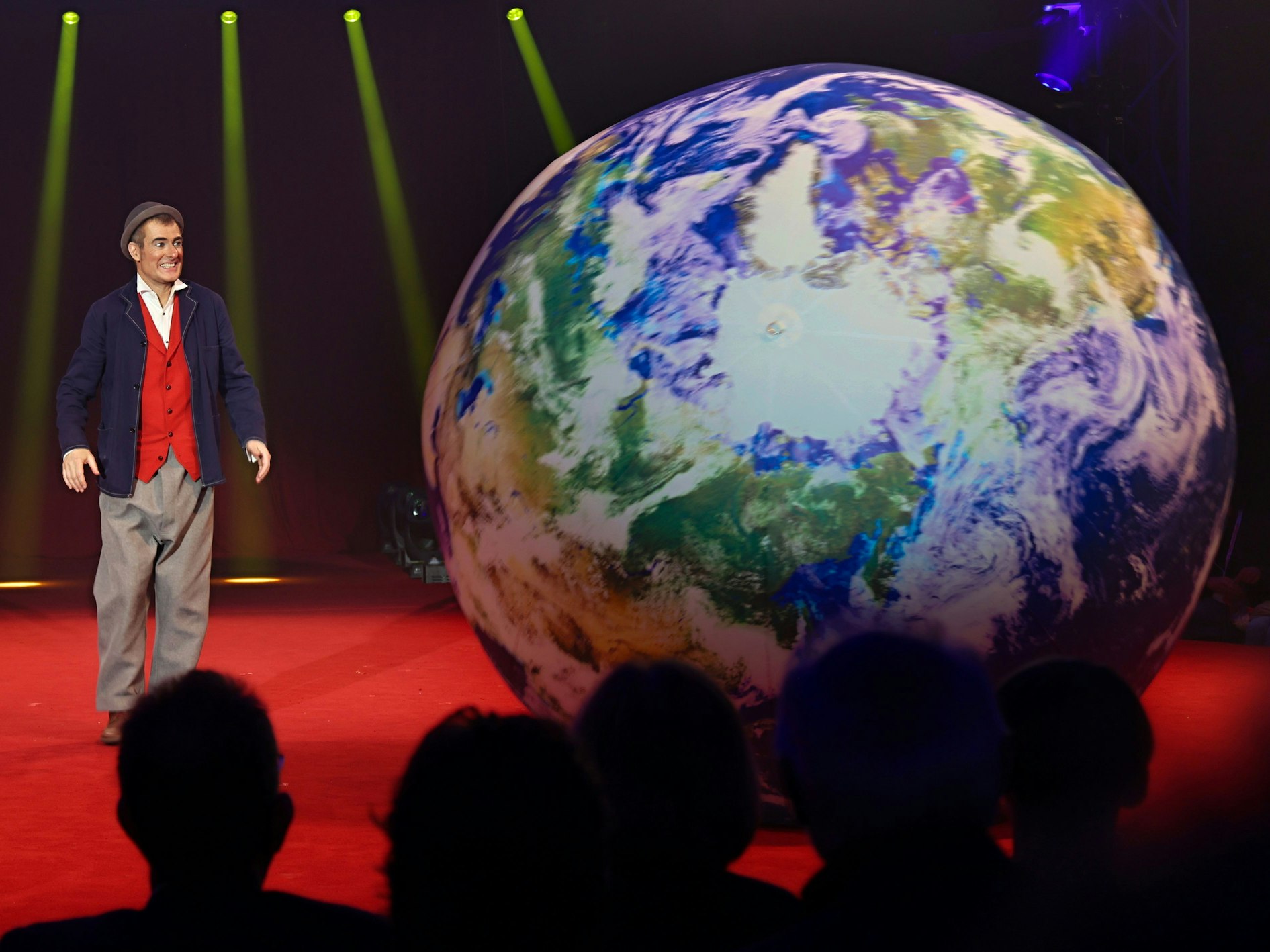 Fraser Hooper beim Kölner Weihnachtscircus.