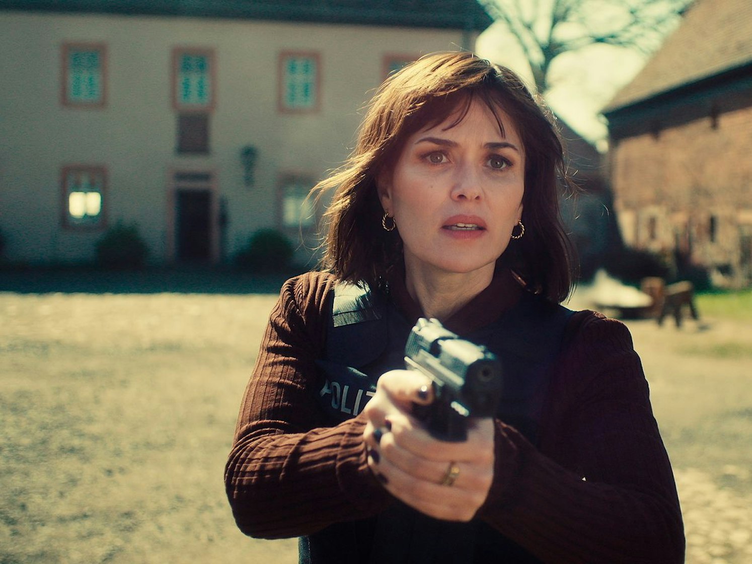 Maryam Azadi (Melika Foroutan) lässt die verzweifelte Suche der Mutter nach ihrem vermissten Kind nicht los. Sie reagiert - manchmal in diesem Film - emotionaler, als es ihr Job erfordert. (Bild: HR/Sommerhaus/Tatiana Vdovenko)