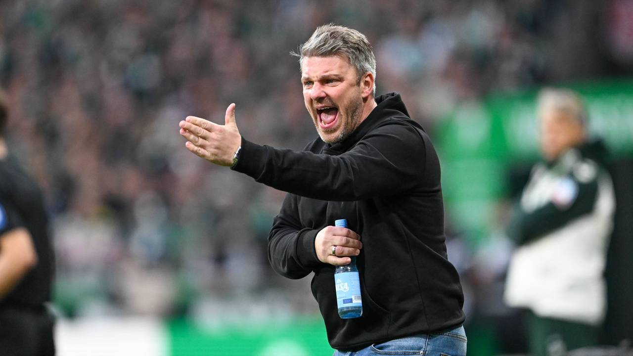 Trainer Lukas Kwasniok war am 29. November 2025 beim 1:1 des 1. FC Köln in Bremen teilweise ganz schön wütend.