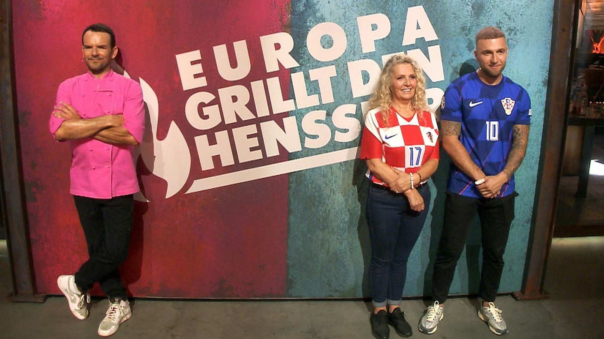 „Fantastische“ Speisen zum Abschluss. Aber es musste einen Sieger geben: Die Pavlovićs gewannen knapp. Damit verlor Henssler die Show mit 1:3. (Bild: RTL)