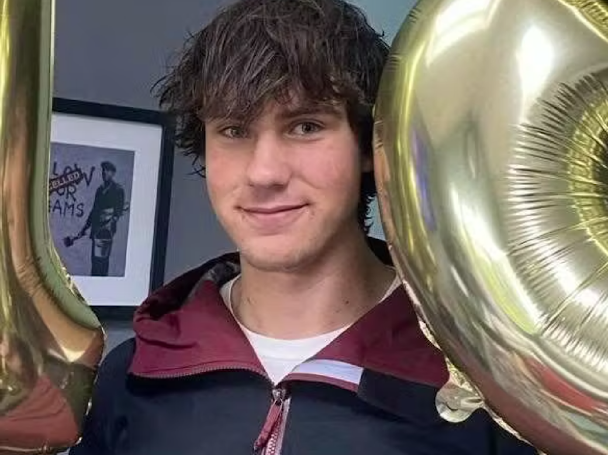 Der 18-jährige Brite George Smyth wird in Rumänien vermisst, nachdem er allein zu einer Wanderung nahe Bran aufgebrochen war. Mit diesem Foto sucht die Bergwacht Braşov nach dem Mann.