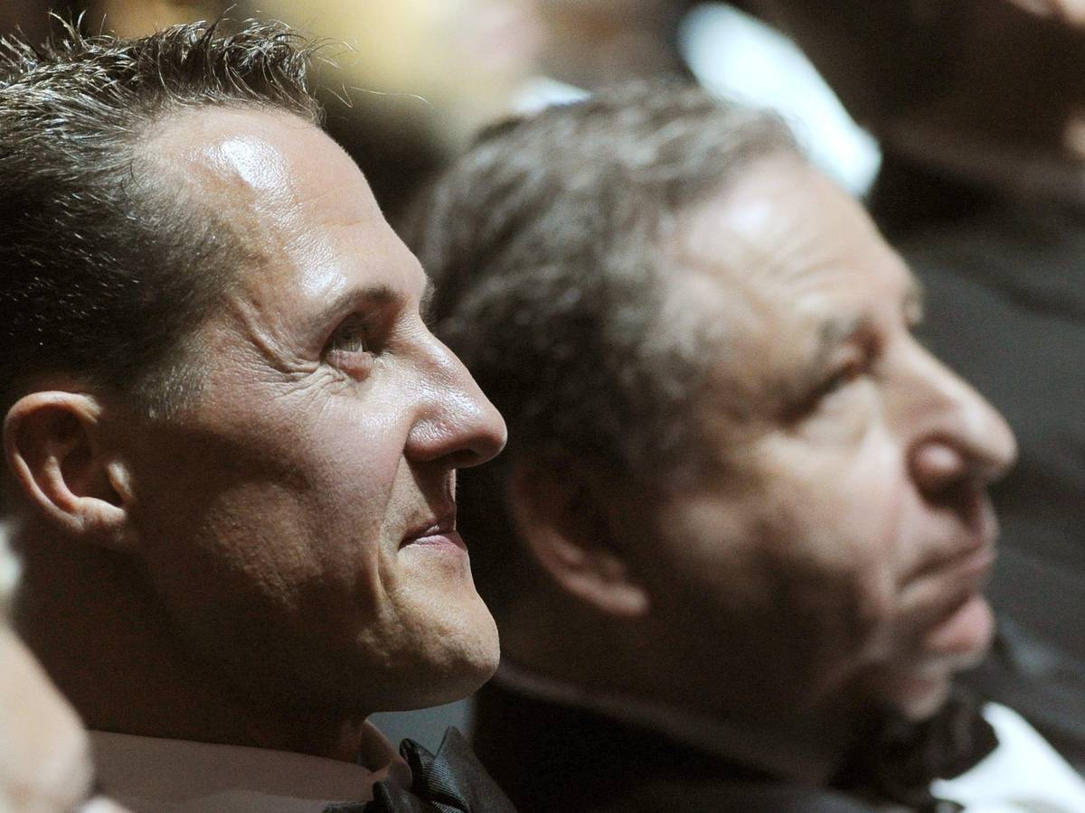 Der ehemalige Formel-1-Rennfahrer Michael Schumacher und sein Ex-Ferrari-Chef Jean Todt auf einer Veranstaltung.