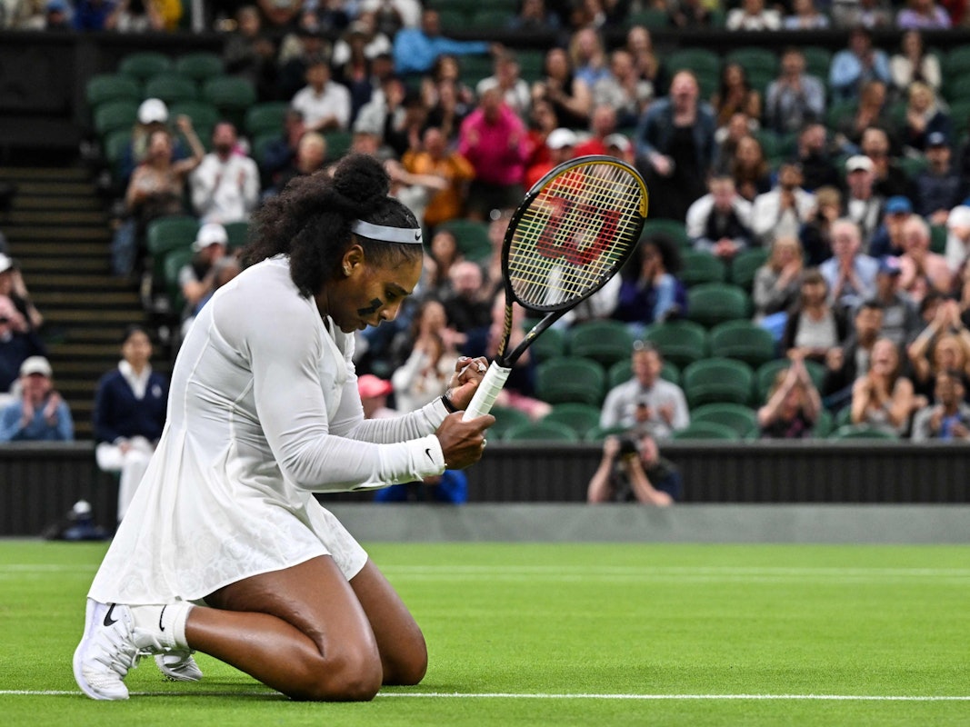 Serena Williams feiert einen Punktgewinn beim Spiel gegen Harmony Tan.