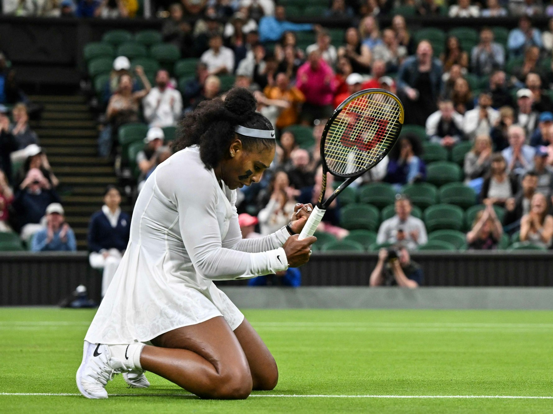 Serena Williams feiert einen Punktgewinn beim Spiel gegen Harmony Tan.
