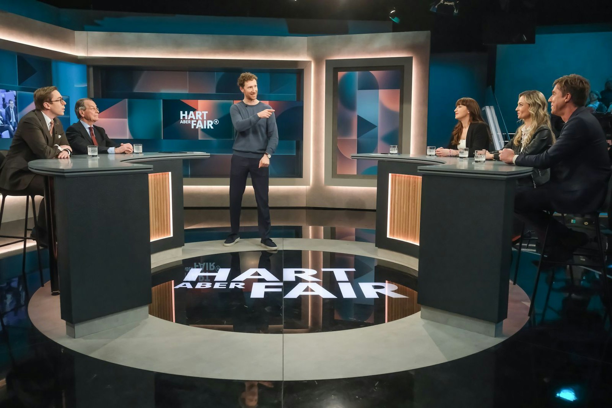 Am Montagabend war das Thema bei „Hart aber fair“: „Zwischen Rentenstreit und Reformstau: Kriegt Kanzler Merz das hin?“
(Bild: WDR/ Oliver Ziebe )