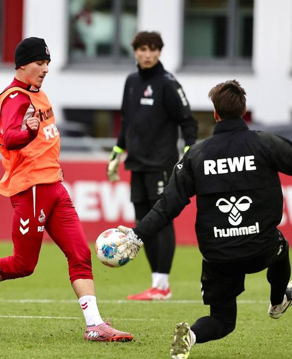 Said El Mala schießt, Ron-Robert Zieler macht sich breit.