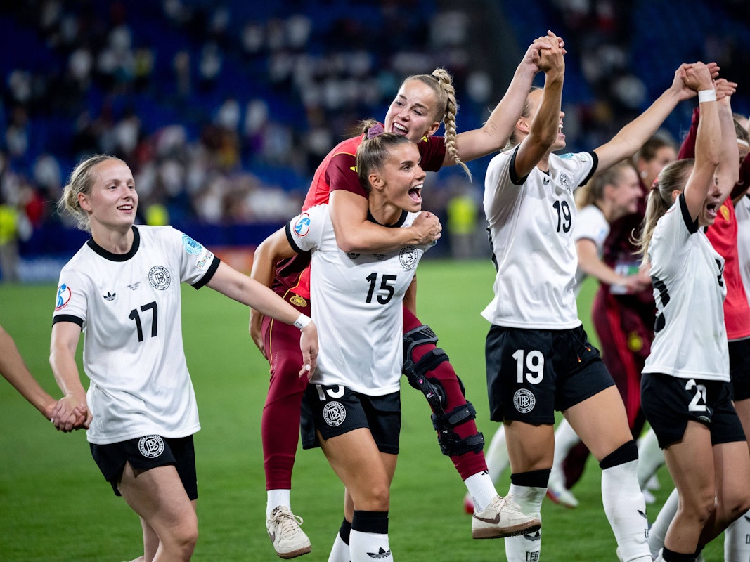 Jubeldne DFB-Frauen nach dem Einzug ins Halbfinale der Nations League im Dezember 2025.