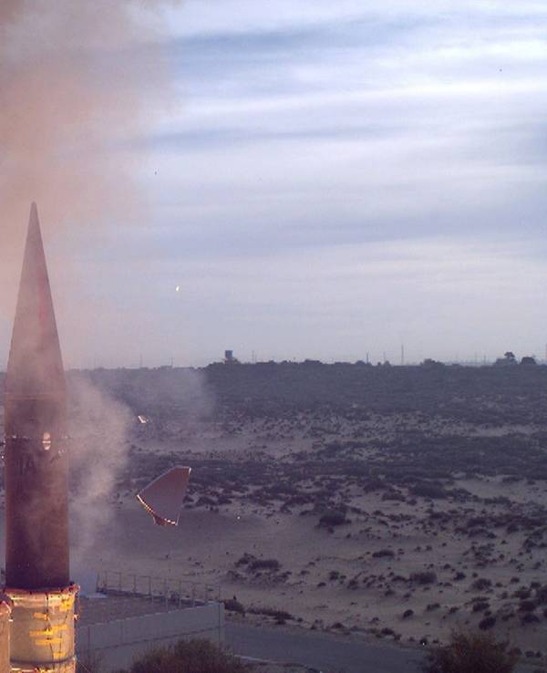Ein vom israelischen Verteidigungsministerium Foto zeigt eine „Arrow-3-“Abfangrakete (Archibild).