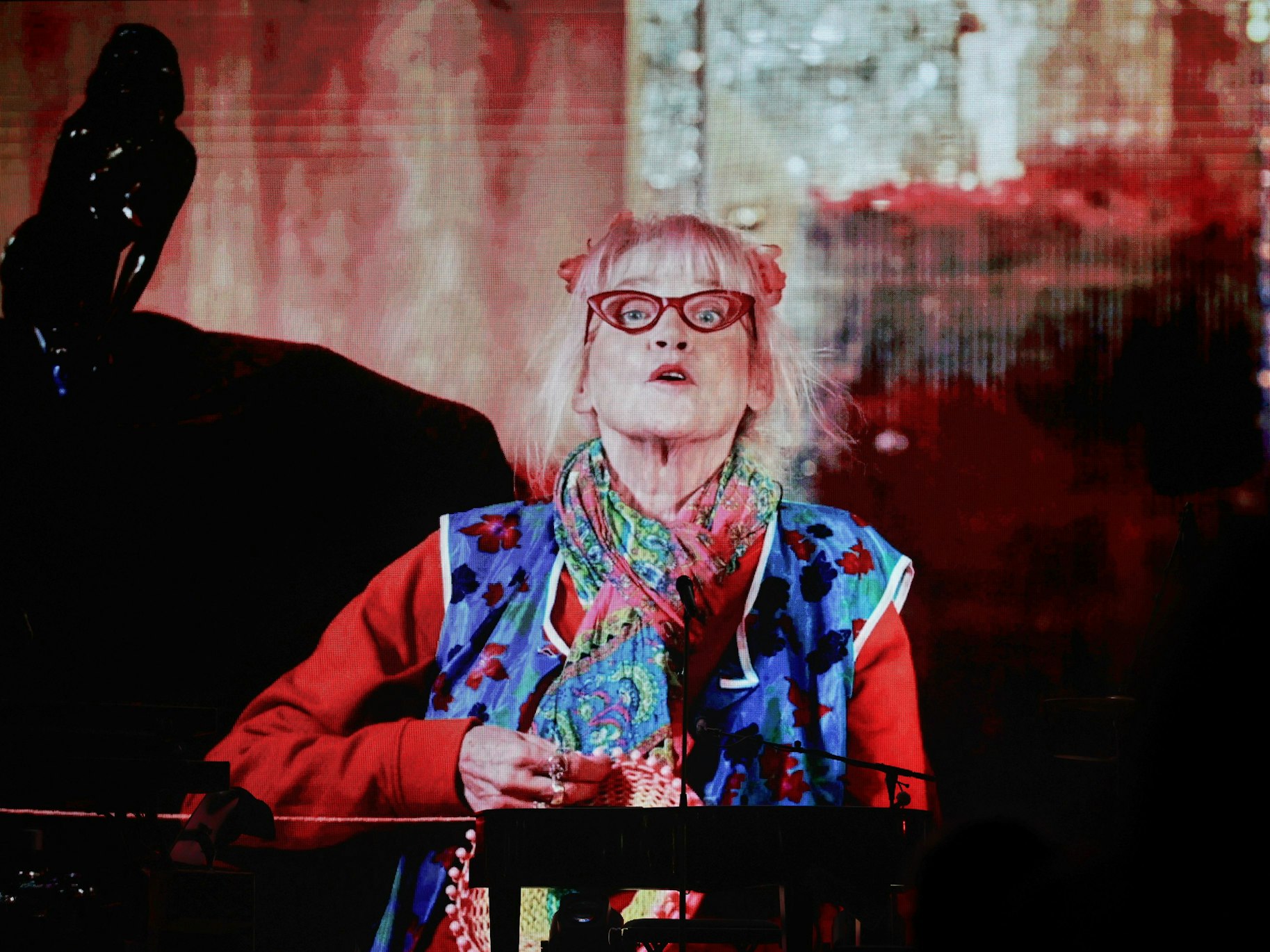 Gaby Köster als Klofrau bei der Brings-Show.