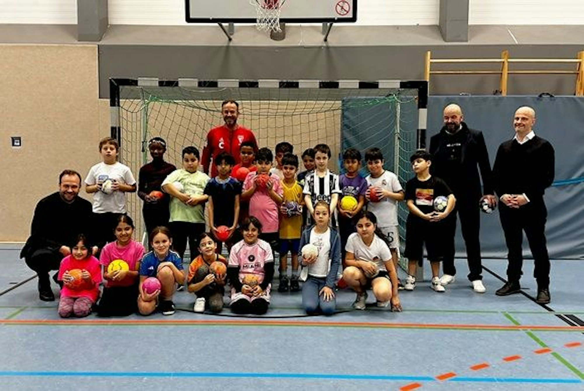 Die „1. Kölner Grundschul-Handball-Liga“ ist in GGS Merianstraße gestartet.