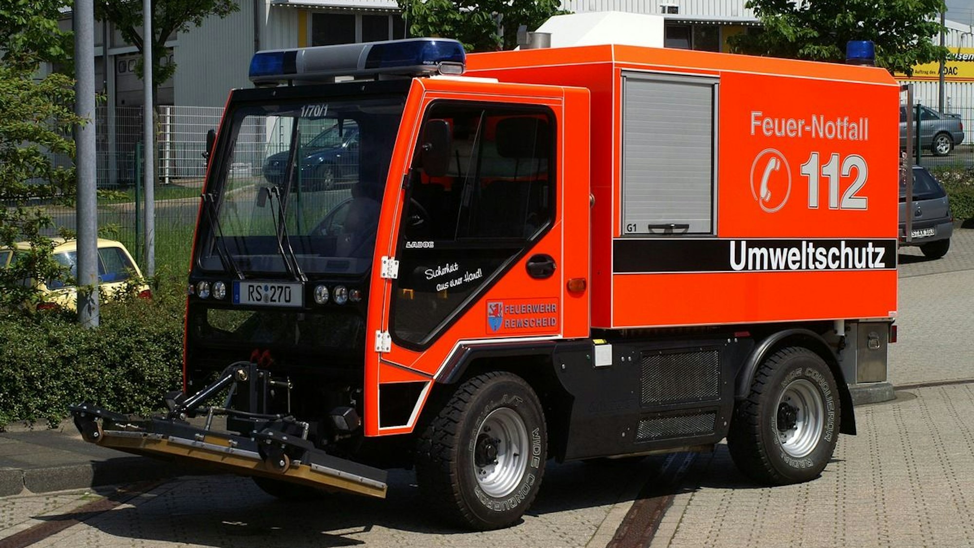 Feuerwehreinsatz wegen einer langen Ölspur in Remscheid.