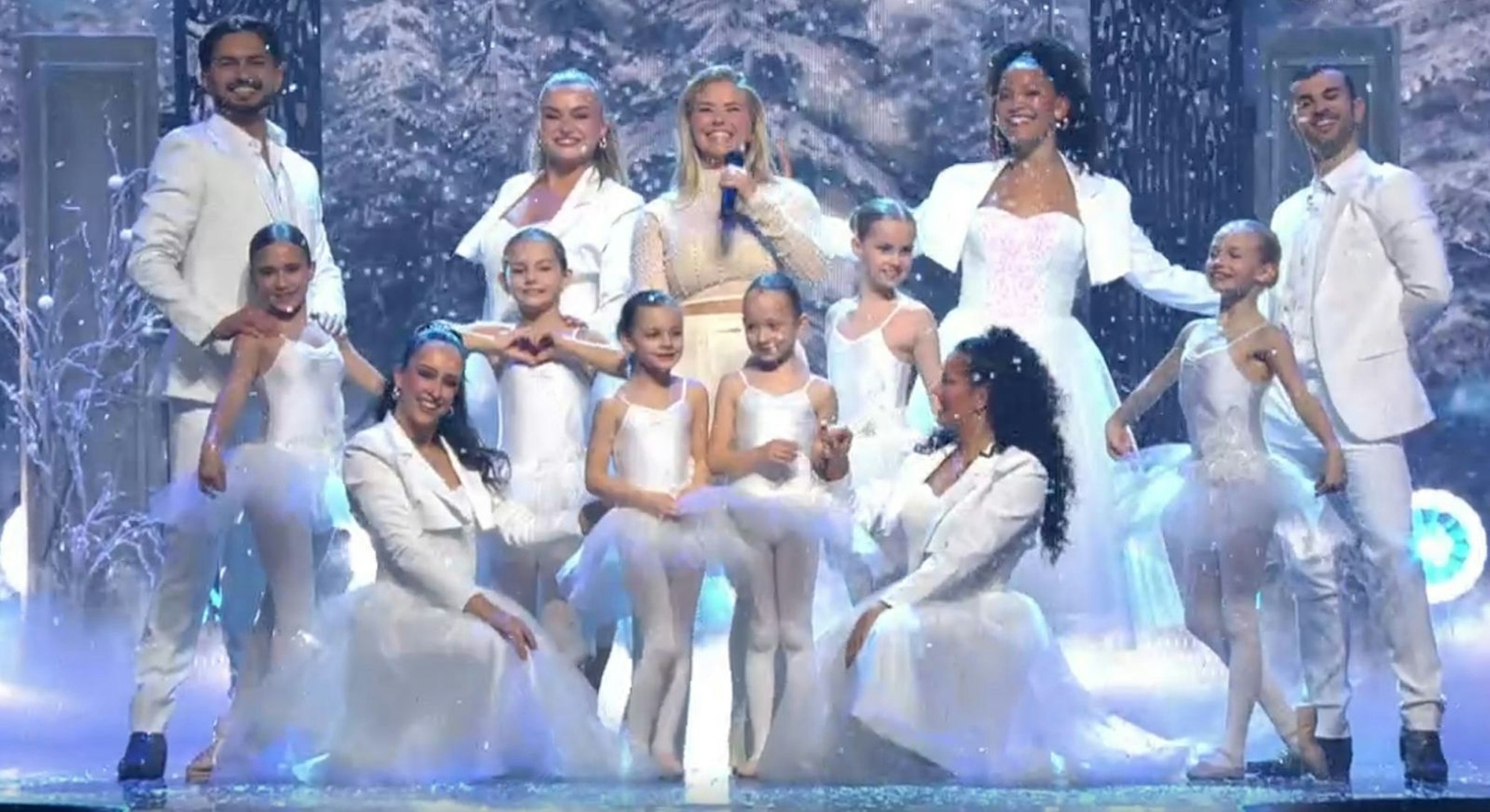 Große Stars: Neben Beatrice Egli (Bild) traten auch Howard Carpendale, die No Angels, Alexander Klaws, Andreas Gabalier und Weltstar Eros Ramazzotti auf. (Bild: ZDF)