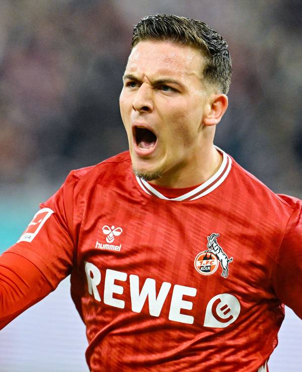 Said El Mala jubelt im Trikot des 1. FC Köln mit geballter Faust.