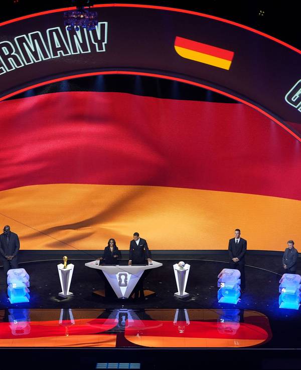 Die Bühne bei der WM-Auslosung, nachdem Deutschland gezogen wurde.