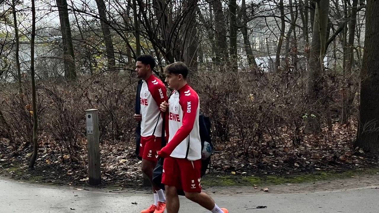 Yannick Mausehund und Cenny Neumann auf dem Weg zum Profi-Training beim 1. FC Köln.