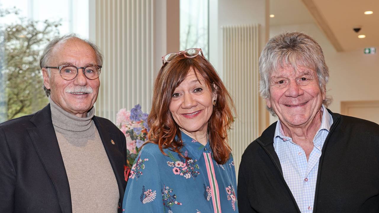 Bernhard Conin (l.) steht zusammen mit Annette Fuchs (Mitte) und Bömmel Lückerath (r.).