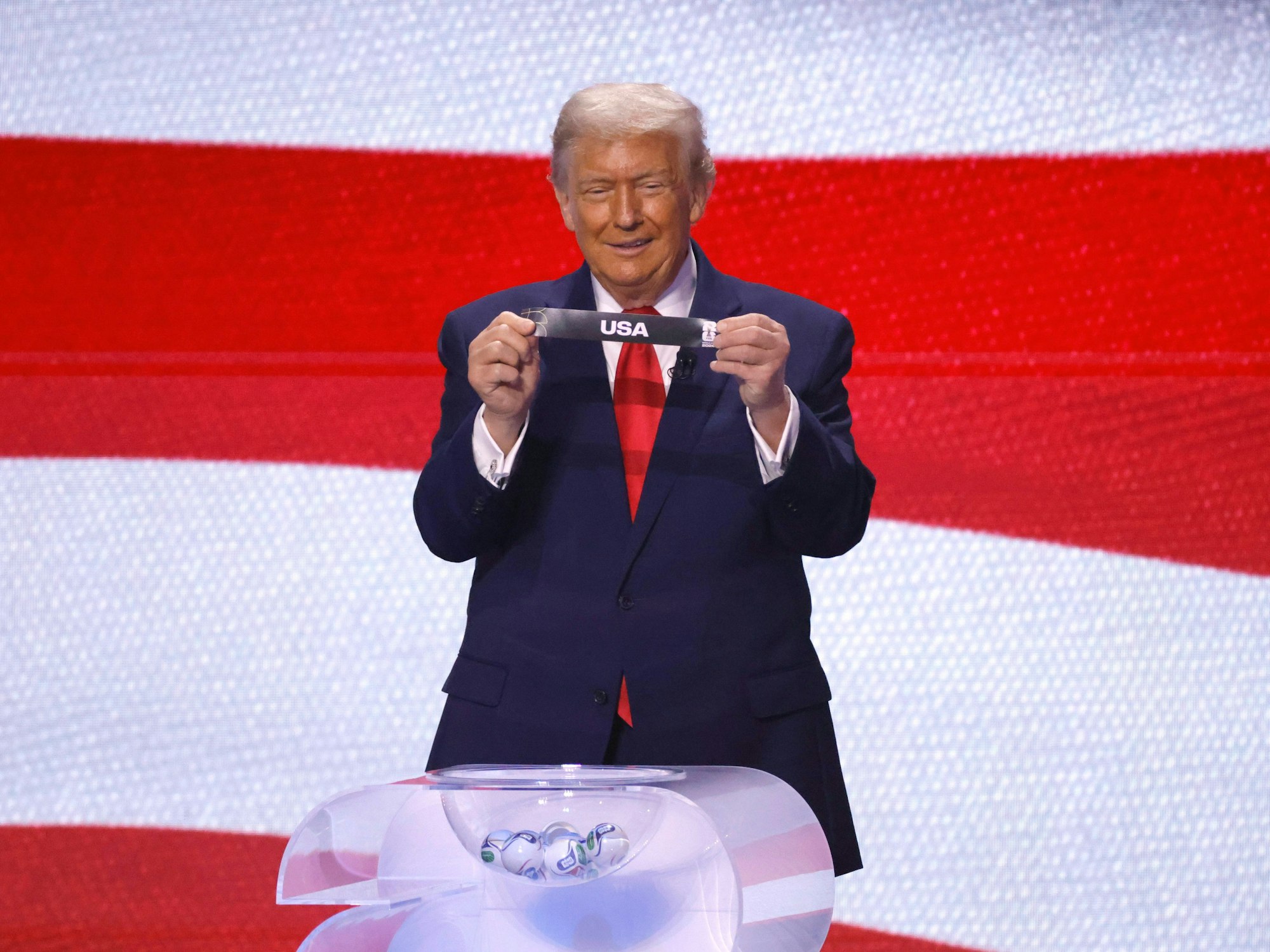 US-Präsident Donald Trump durfte das Los für die USA ziehen.