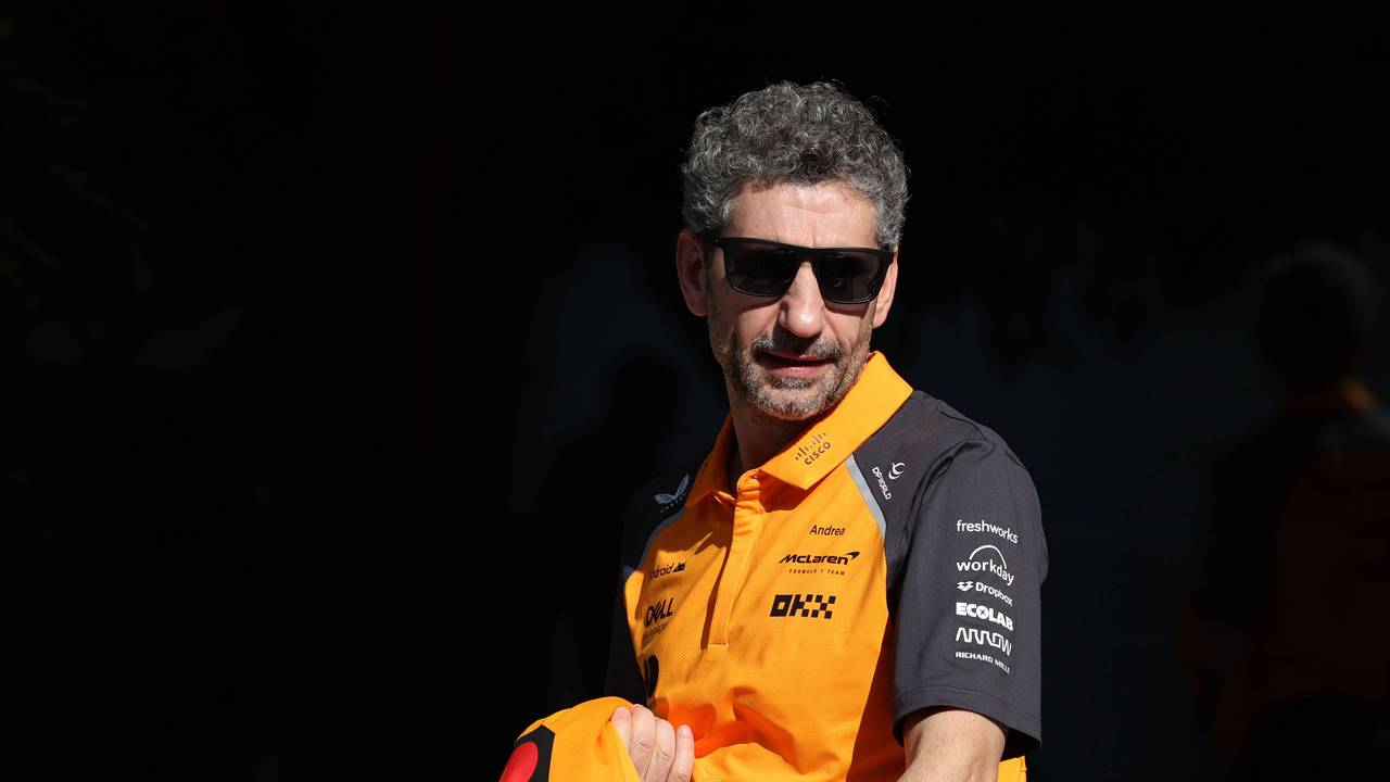 Andrea Stella mit Sonnenbrille.
