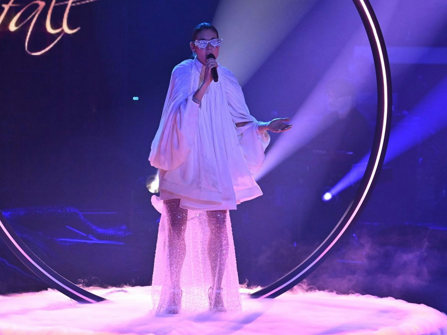 „Das Wunder von Bernarda“ passiert bei den Fantas ein zweites Mal. Dieses Mal mit Sam Smiths „Writings On The Wall“. Nico Santos: „Sie berührt alles in mir!“ (Bild: Joyn/ Claudius Pflug)