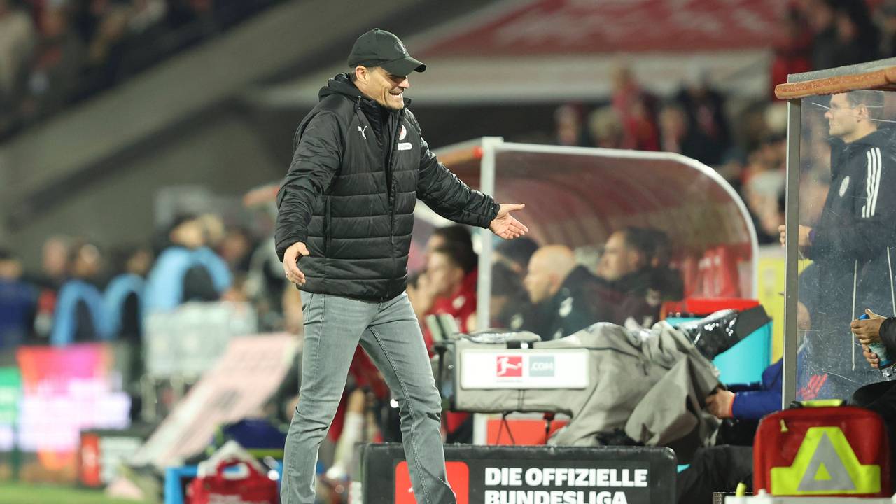 Trainer Alexander Blessin nach dem Spiel beim 1. FC Köln.