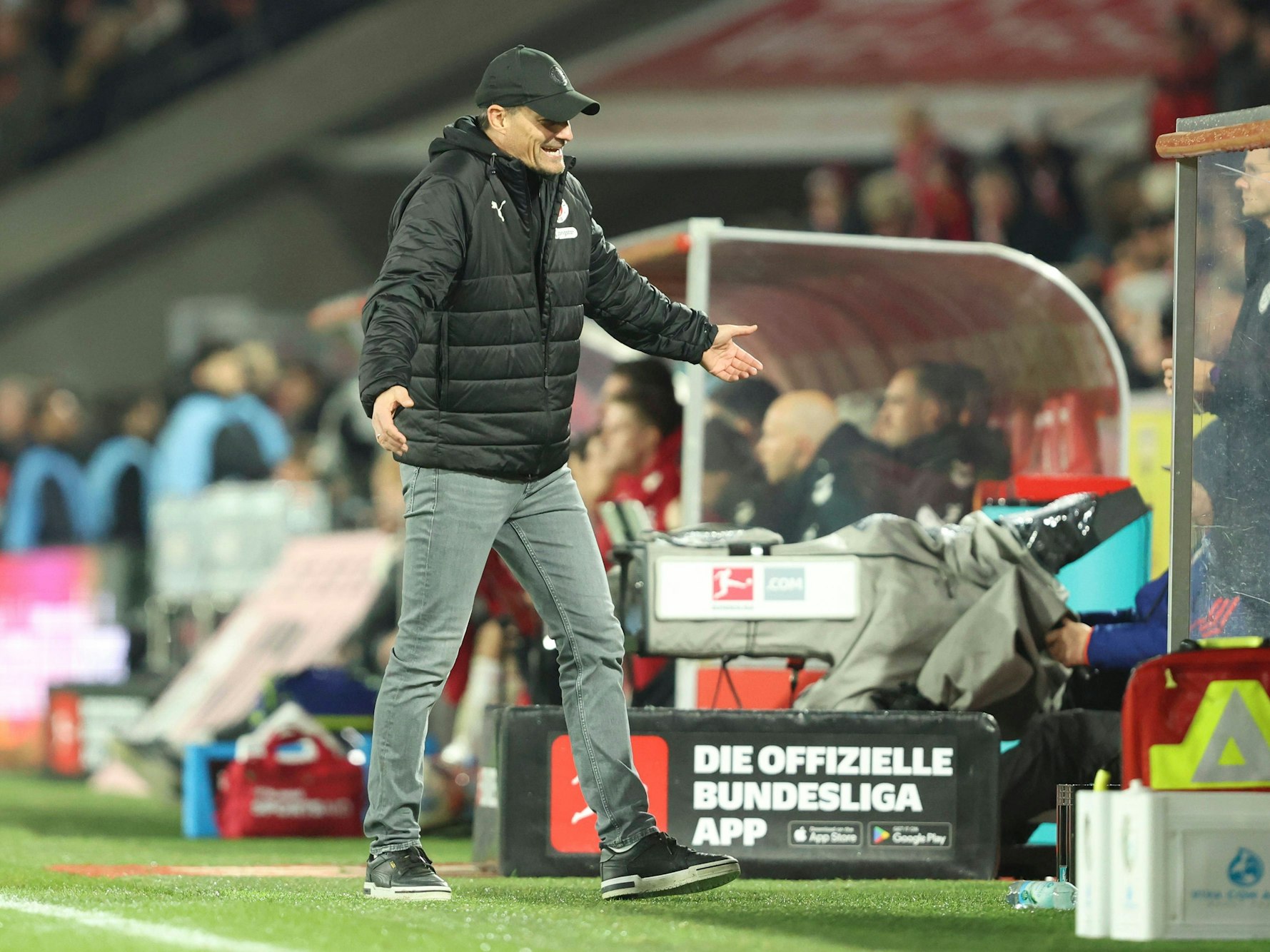 Trainer Alexander Blessin nach dem Spiel beim 1. FC Köln.