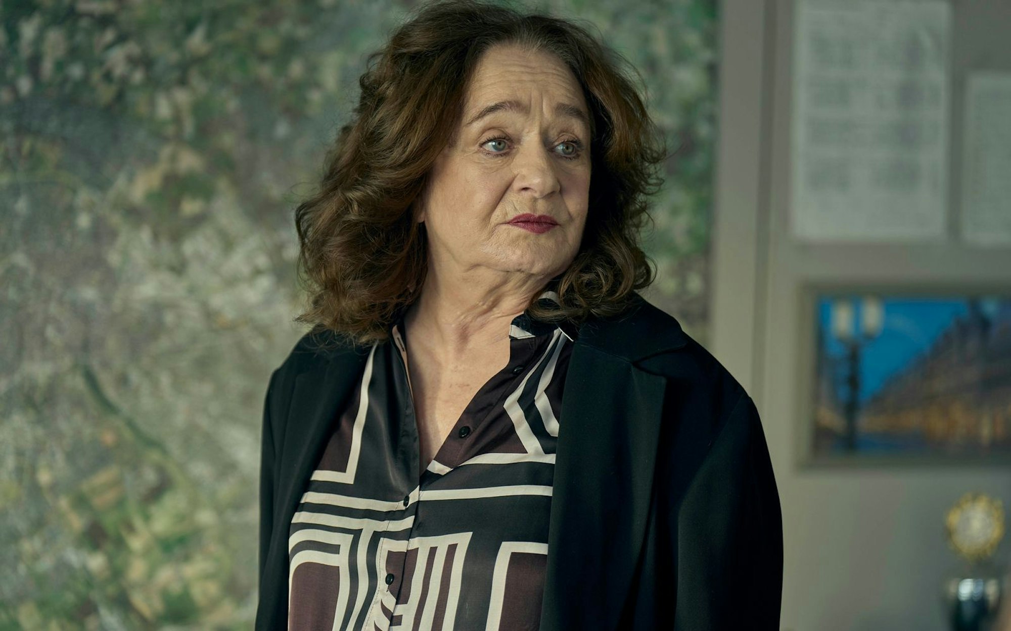 Staatsanwältin Wilhelmine Klemm (Mechthild Großmann) verabschiedete sich im „Tatort: Die Erfindung des Rades“ in den Ruhestand. Vorher erwartete sie ein besonders persönlicher Fall. (Bild: WDR/Frank Dicks)