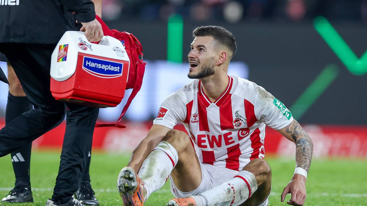 Tom Krauß (1. FC Köln) musste am 6. Dezember 2025 beim Spiel gegen den FC St. Pauli nach 82 Minuten verletzt runter.