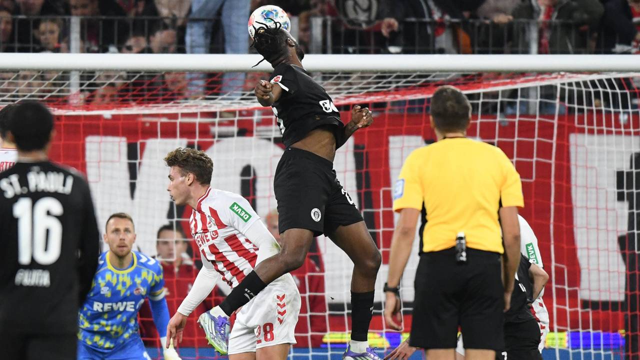 Ricky-Jade Jones trifft für Pauli gegen den FC.