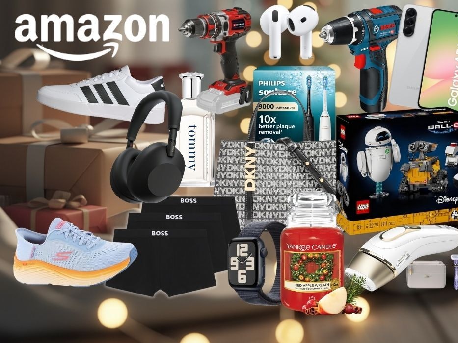 Produkte vor einem weihnachtlichen, festlichen, stimmungsvollen Hintergrund, darunter Einhell Akkuschrauber, Skechers Sneaker, Bosch Professional Akkubohrschrauber, Parfum, Apple AirPods 4, Lego Disney WALL-E, Sony WH-1000XM6 Kopfhörer, Boss Boxershorts, DKNY Handtasche, Adidas Sneaker, Samsung Galaxy A56 Smartphone, Ninja Airfryer, Yankee Candle..