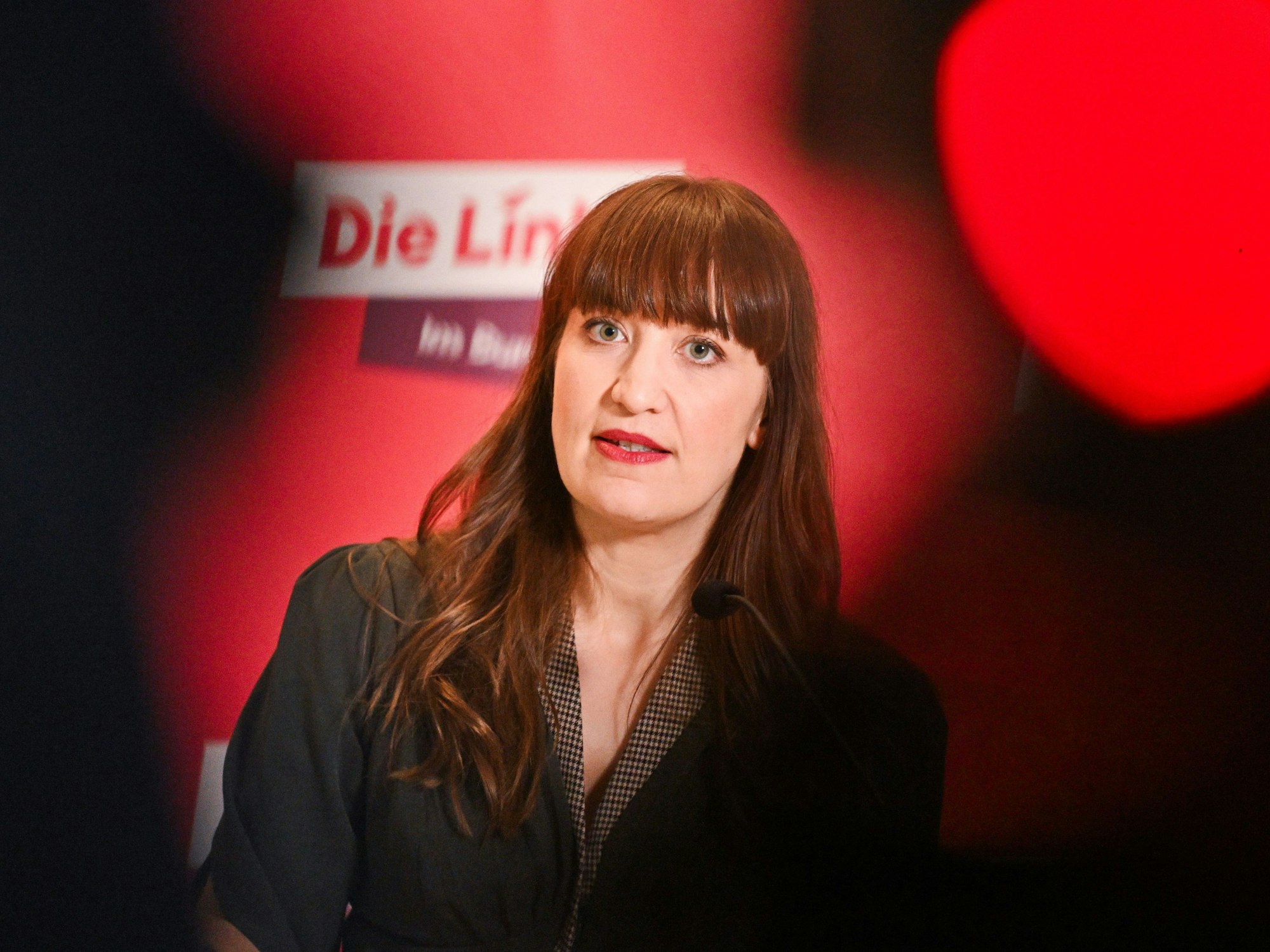 Heidi Reichinnek, Fraktionsvorsitzende von Die Linke im Bundestag, spricht offen über ihre Erkrankung.